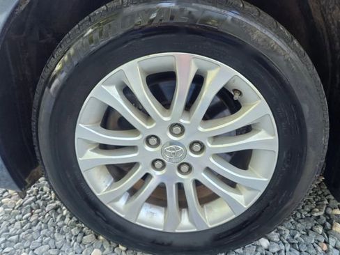 Used 2013 Toyota Sienna XLE FWD image 9