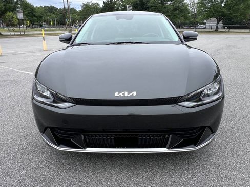 Used 2023 Kia EV6 Wind RWD image 3