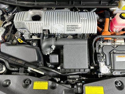 Used 2013 Toyota Prius V Five FWD image 31