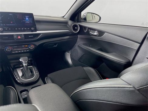 Used 2024 Kia Forte GT-Line w/ GT-Line Premium Package image 25