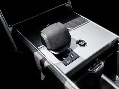 New 2026 Land Rover Range Rover SE AWD/4WD image 30