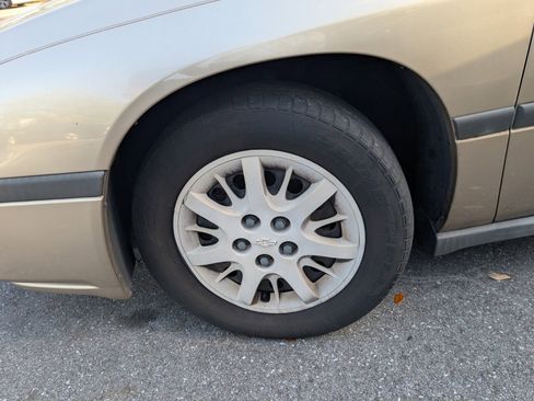 Used 2004 Chevrolet Impala w/ Preferred Equipment Group image 4