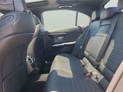 Used 2023 Mercedes-Benz C 300 Sedan image 9