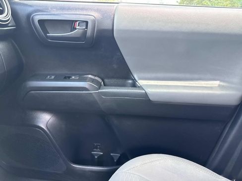 Used 2019 Toyota Tacoma SR w/ SR Convenience Package RWD image 23