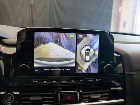 Used 2024 Nissan Pathfinder Platinum w/ Cargo Package image 39