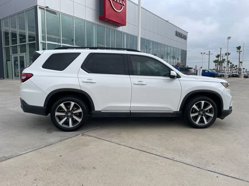 Used 2024 Honda Pilot Elite image 2