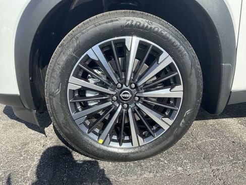 New 2026 Nissan Pathfinder Platinum w/ Cargo Package image 9