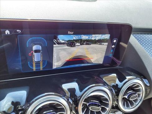 Used 2025 Mercedes-Benz GLA 250 4MATIC image 21