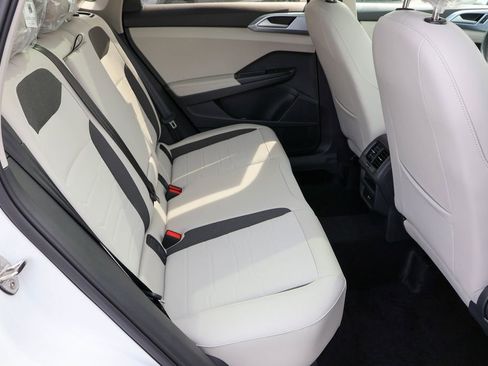 New 2025 Volkswagen Taos SE image 38