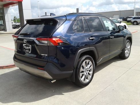 Used 2025 Toyota RAV4 Limited image 7