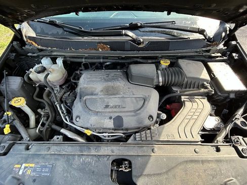 Used 2023 Chrysler Voyager LX FWD image 11
