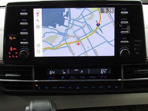 Certified 2021 Toyota Sienna Platinum AWD/4WD image 33