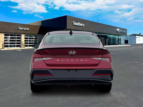 New 2026 Hyundai Elantra SEL Sport image 7