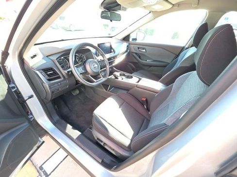 Used 2023 Nissan Rogue SV image 12