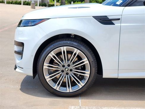 New 2025 Land Rover Range Rover Sport Dynamic SE image 6