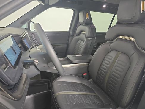 Used 2023 Rivian R1S Adventure image 20