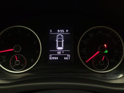 Used 2015 Volkswagen Tiguan SE image 23