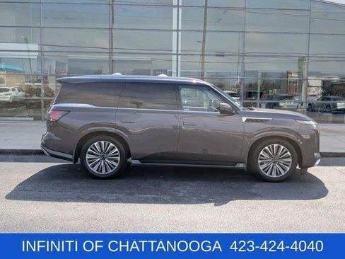 Certified 2025 INFINITI QX80 Luxe w/ Exterior Package AWD/4WD image 9