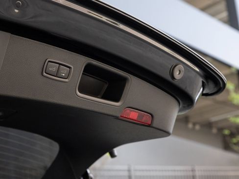 Certified 2026 Porsche Macan AWD/4WD image 29