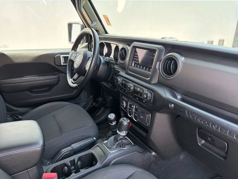 Used 2022 Jeep Wrangler Unlimited Sport AWD/4WD image 29