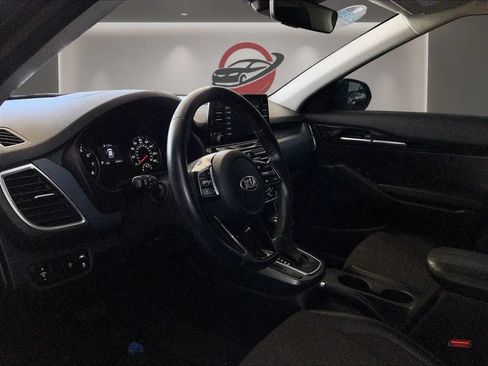 Used 2021 Kia Seltos S FWD image 19