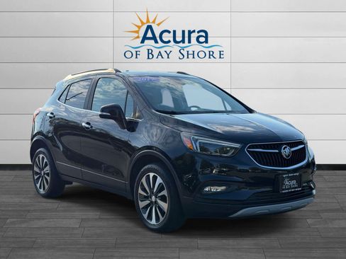 Used 2017 Buick Encore Essence AWD/4WD image 2