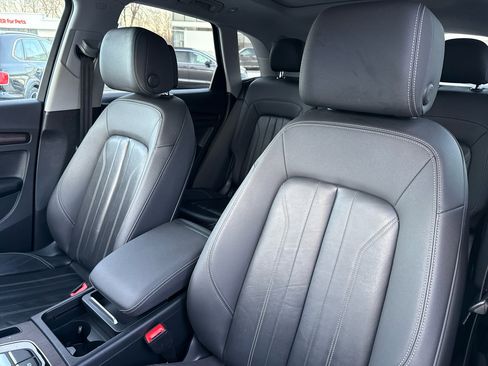 Used 2021 Audi Q5 2.0T Premium w/ Convenience Package image 18