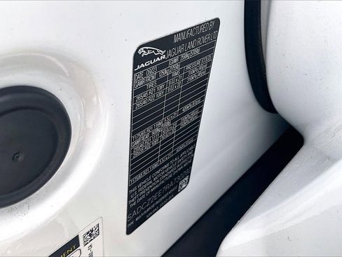 Used 2024 Jaguar F-PACE SVR image 33