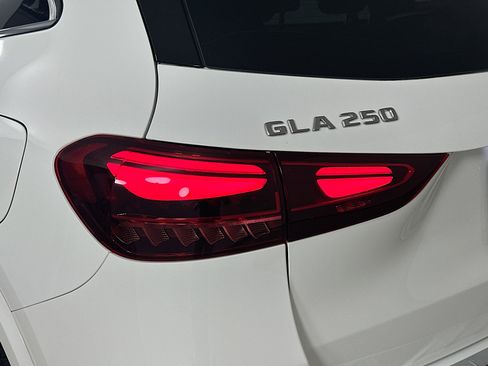 Certified 2025 Mercedes-Benz GLA 250 4MATIC image 42
