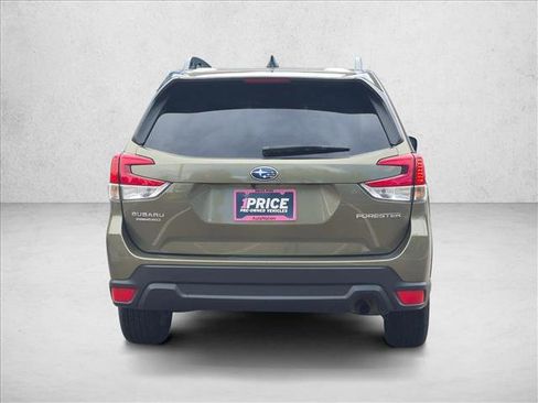 Used 2024 Subaru Forester Premium AWD/4WD image 7