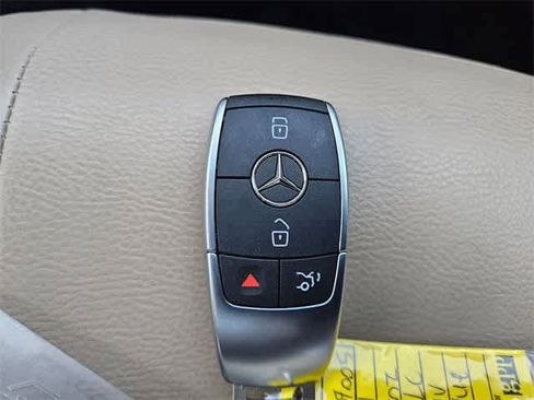 Certified 2021 Mercedes-Benz GLC 300 image 33