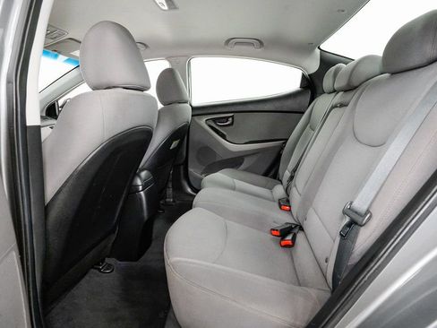 Used 2014 Hyundai Elantra SE image 20