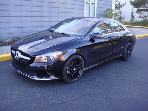 Used 2019 Mercedes-Benz CLA 250 4MATIC image 1