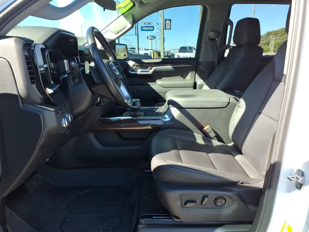 Used 2024 GMC Sierra 1500 Elevation w/ Elevation Premium Package AWD/4WD image 17