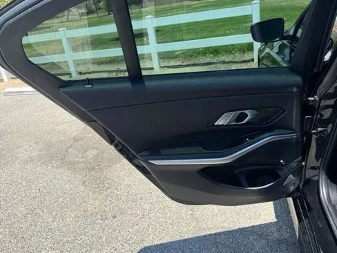 Used 2020 BMW 330i Sedan w/ Driving Assistance Package RWD image 11