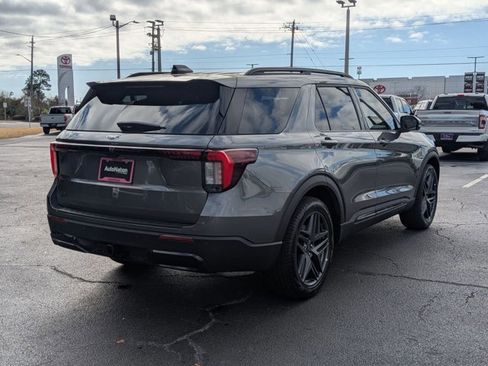 New 2026 Ford Explorer ST-Line w/ ST-Line Street Pack image 2