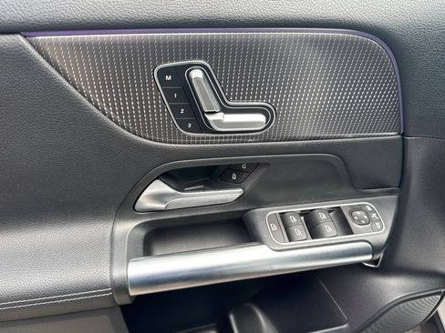 Used 2021 Mercedes-Benz GLA 250 image 11