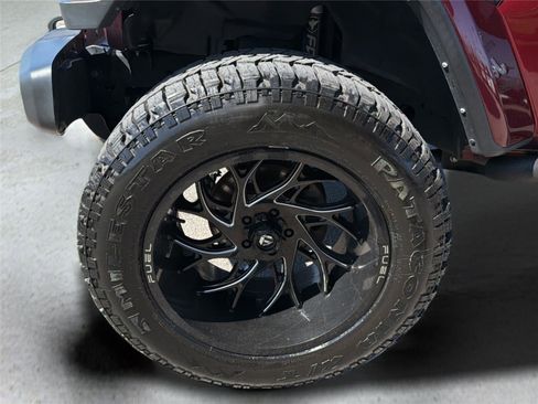 Used 2021 Jeep Wrangler Unlimited Sahara image 38