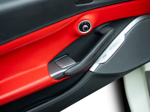 Used 2019 Ferrari Portofino RWD image 68