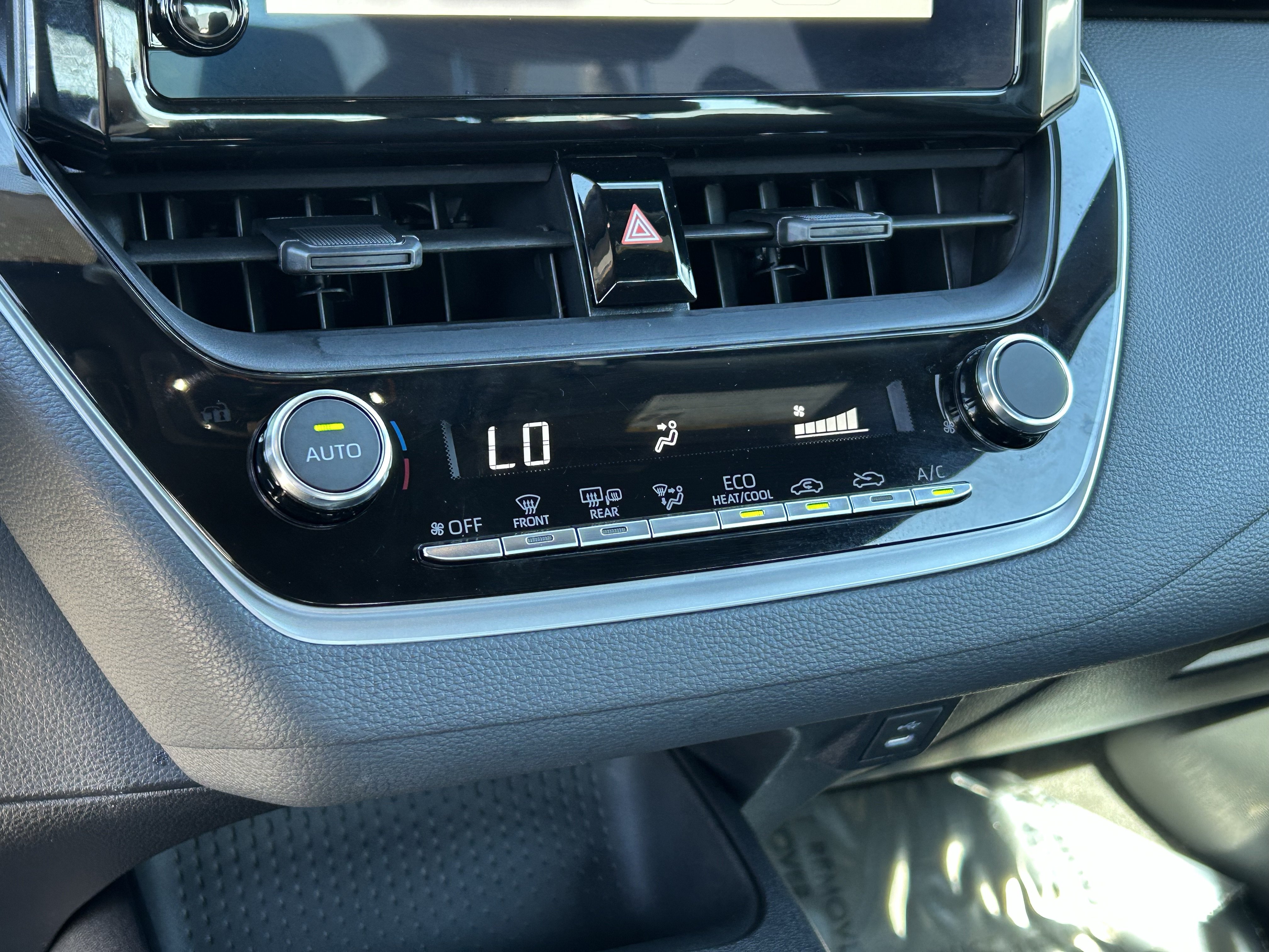 Certified 2026 Toyota Corolla SE FWD image 21