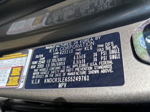 New 2025 Kia Niro EX image 17