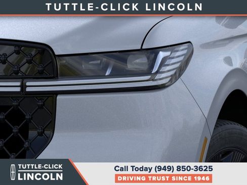 New 2026 Lincoln Navigator Reserve AWD/4WD image 18
