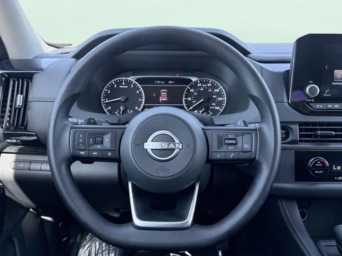 Used 2025 Nissan Pathfinder S FWD image 58