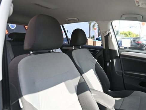 Used 2016 Volkswagen e-Golf SE w/ DC Fast Charging Package image 54