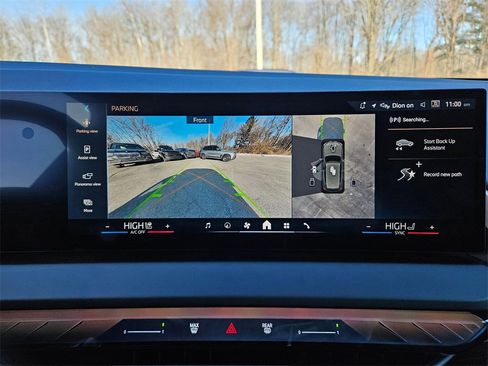 Used 2025 BMW X3 xDrive30i w/ Premium Package image 16