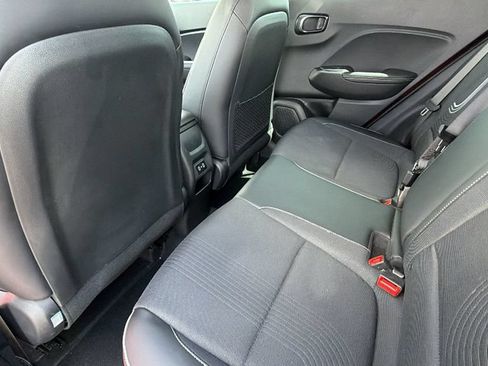 Used 2025 Hyundai Venue Limited FWD image 24