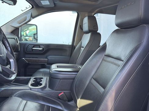 Used 2022 GMC Sierra 3500 Denali w/ Denali Ultimate Package AWD/4WD image 5