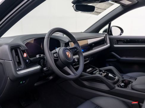 New 2026 Porsche Cayenne AWD/4WD image 4