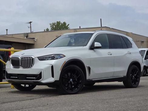Used 2025 BMW X5 xDrive40i AWD/4WD image 2