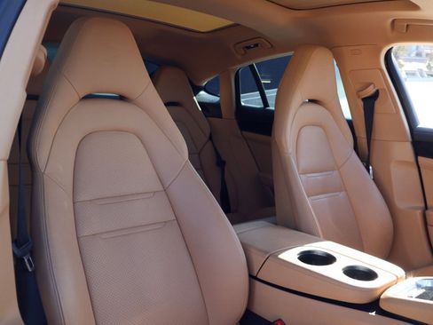 Certified 2023 Porsche Panamera image 24